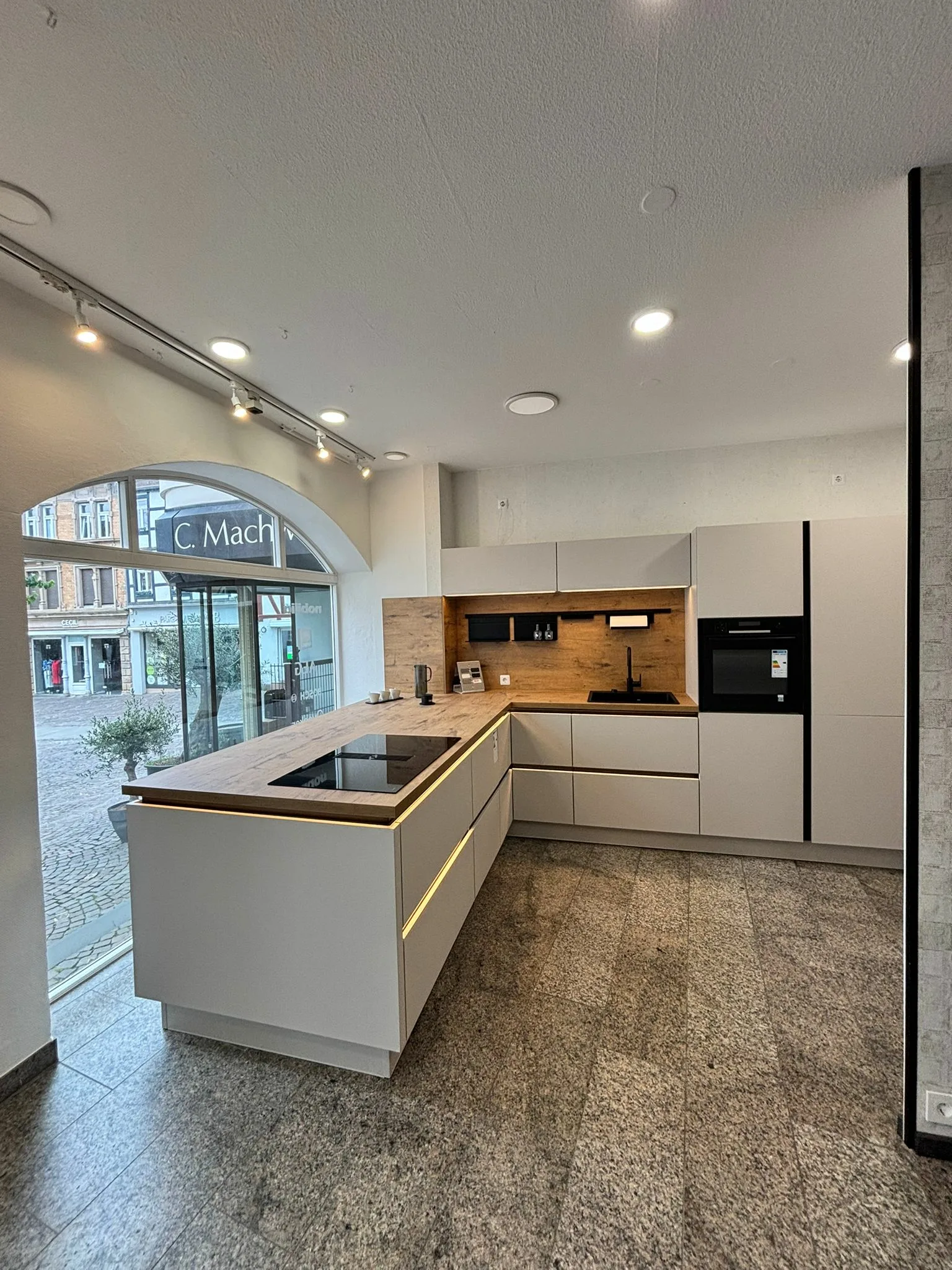 moderne Küche Burger im KüchenTreff Alzey